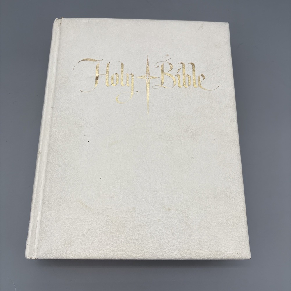 1963 The Holy Bible With The‎ Confraternity Text Catholic Version White